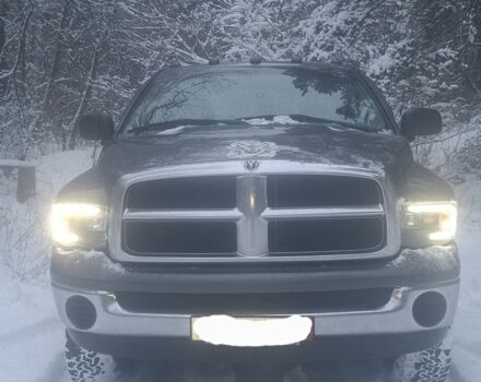 Серый Додж РАМ, объемом двигателя 4.7 л и пробегом 220 тыс. км за 9000 $, фото 1 на Automoto.ua