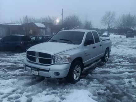 Серый Додж РАМ, объемом двигателя 5.7 л и пробегом 200 тыс. км за 10500 $, фото 1 на Automoto.ua