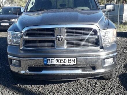 Додж РАМ 2012 в Львове на Automoto.ua Серый Додж РАМ, объемом двигателя 5.7 л и пробегом 180 тыс. км за 22500 $, фото 1 на Automoto.ua