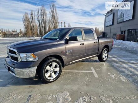Додж RAM 2019 у Києві на Automoto.ua Сірий Додж RAM, об'ємом двигуна 5.65 л та пробігом 80 тис. км за 28000 $, фото 1 на Automoto.ua