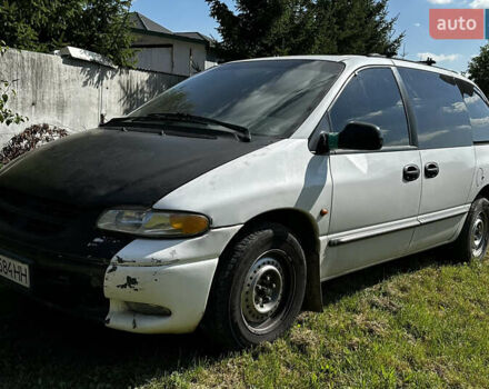 Белый Додж Рам Ван, объемом двигателя 2.5 л и пробегом 430 тыс. км за 1350 $, фото 15 на Automoto.ua