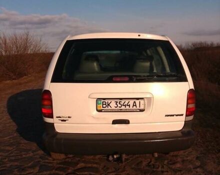 Білий Додж Ram Van, об'ємом двигуна 2.5 л та пробігом 407 тис. км за 3100 $, фото 2 на Automoto.ua