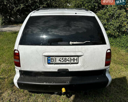 Белый Додж Рам Ван, объемом двигателя 2.5 л и пробегом 430 тыс. км за 1350 $, фото 9 на Automoto.ua