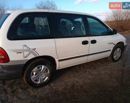 Білий Додж Ram Van, об'ємом двигуна 2.5 л та пробігом 400 тис. км за 3500 $, фото 6 на Automoto.ua