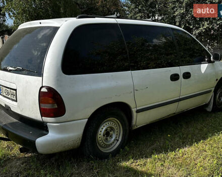 Белый Додж Рам Ван, объемом двигателя 2.5 л и пробегом 430 тыс. км за 1350 $, фото 11 на Automoto.ua