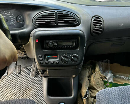 Белый Додж Рам Ван, объемом двигателя 2.5 л и пробегом 430 тыс. км за 1350 $, фото 5 на Automoto.ua