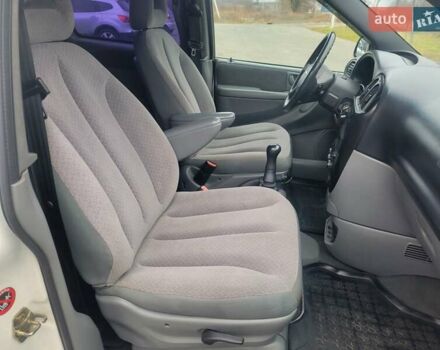 Белый Додж Рам Ван, объемом двигателя 2.5 л и пробегом 201 тыс. км за 4999 $, фото 26 на Automoto.ua