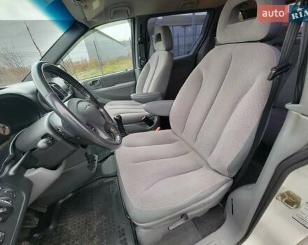 Белый Додж Рам Ван, объемом двигателя 2.5 л и пробегом 201 тыс. км за 4999 $, фото 25 на Automoto.ua