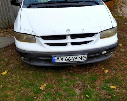 Белый Додж Рам Ван, объемом двигателя 2.5 л и пробегом 460 тыс. км за 3800 $, фото 1 на Automoto.ua