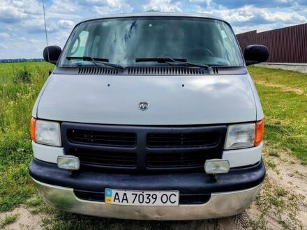 Білий Додж Ram Van, об'ємом двигуна 5.9 л та пробігом 110 тис. км за 8800 $, фото 1 на Automoto.ua