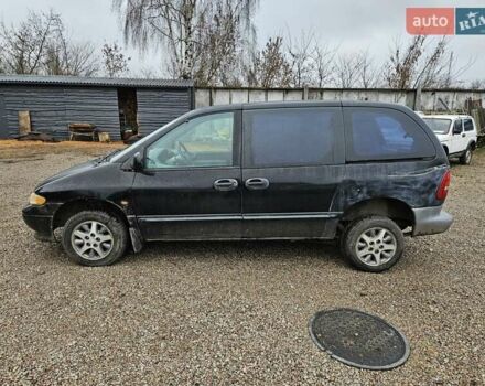 Черный Додж Рам Ван, объемом двигателя 2.5 л и пробегом 127 тыс. км за 2450 $, фото 7 на Automoto.ua