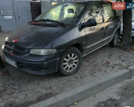 Черный Додж Рам Ван, объемом двигателя 2.5 л и пробегом 355 тыс. км за 3200 $, фото 3 на Automoto.ua