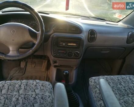 Черный Додж Рам Ван, объемом двигателя 2.5 л и пробегом 305 тыс. км за 3200 $, фото 2 на Automoto.ua