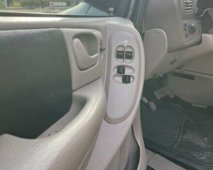 Черный Додж Рам Ван, объемом двигателя 2.5 л и пробегом 200 тыс. км за 2999 $, фото 8 на Automoto.ua