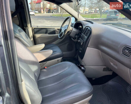 Черный Додж Рам Ван, объемом двигателя 2.5 л и пробегом 200 тыс. км за 2999 $, фото 9 на Automoto.ua