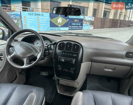 Черный Додж Рам Ван, объемом двигателя 2.5 л и пробегом 200 тыс. км за 2999 $, фото 26 на Automoto.ua