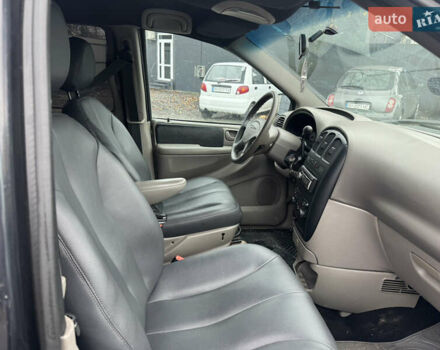 Чорний Додж Ram Van, об'ємом двигуна 2.5 л та пробігом 180 тис. км за 2700 $, фото 5 на Automoto.ua