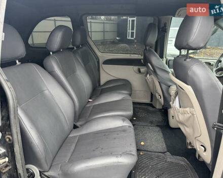 Чорний Додж Ram Van, об'ємом двигуна 2.5 л та пробігом 180 тис. км за 2700 $, фото 4 на Automoto.ua