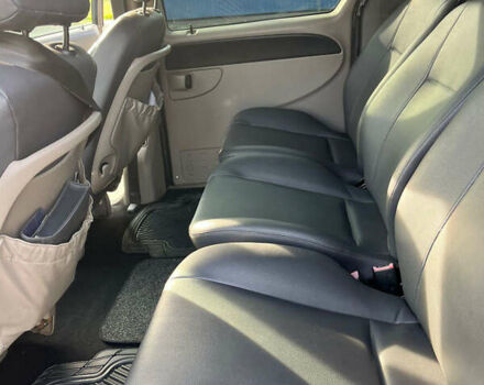 Черный Додж Рам Ван, объемом двигателя 2.5 л и пробегом 200 тыс. км за 2999 $, фото 10 на Automoto.ua