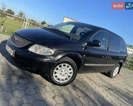 Черный Додж Рам Ван, объемом двигателя 2.5 л и пробегом 297 тыс. км за 3950 $, фото 5 на Automoto.ua