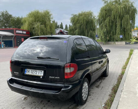 Черный Додж Рам Ван, объемом двигателя 2.5 л и пробегом 345 тыс. км за 3450 $, фото 2 на Automoto.ua