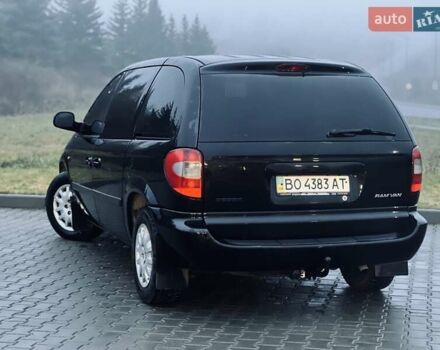 Чорний Додж Ram Van, об'ємом двигуна 2.5 л та пробігом 280 тис. км за 3999 $, фото 10 на Automoto.ua