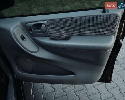 Чорний Додж Ram Van, об'ємом двигуна 2.5 л та пробігом 280 тис. км за 3999 $, фото 29 на Automoto.ua