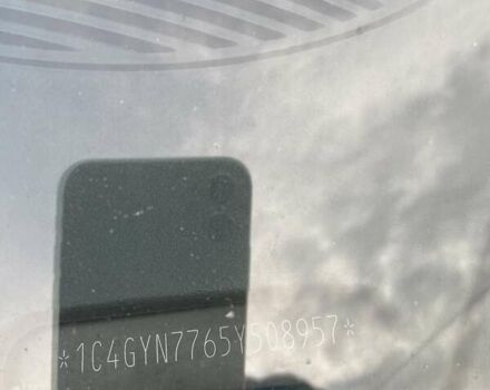 Черный Додж Рам Ван, объемом двигателя 2.5 л и пробегом 290 тыс. км за 4800 $, фото 8 на Automoto.ua