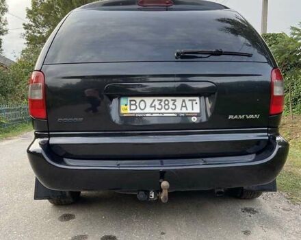 Черный Додж Рам Ван, объемом двигателя 2.5 л и пробегом 290 тыс. км за 4800 $, фото 19 на Automoto.ua