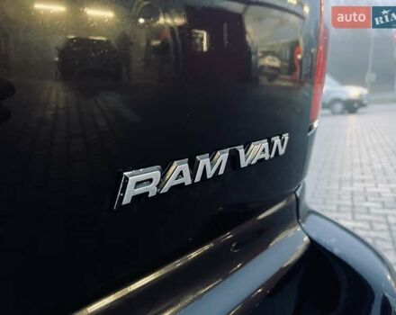 Чорний Додж Ram Van, об'ємом двигуна 2.5 л та пробігом 280 тис. км за 3999 $, фото 16 на Automoto.ua
