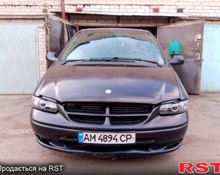 Черный Додж Рам Ван, объемом двигателя 2.5 л и пробегом 400 тыс. км за 1750 $, фото 1 на Automoto.ua