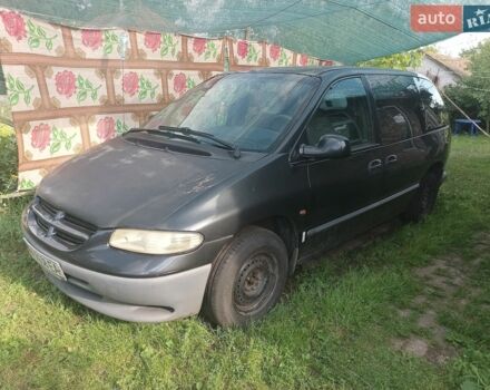 Черный Додж Рам Ван, объемом двигателя 2.5 л и пробегом 350 тыс. км за 2500 $, фото 1 на Automoto.ua