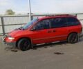 Красный Додж Рам Ван, объемом двигателя 2.5 л и пробегом 380 тыс. км за 3800 $, фото 2 на Automoto.ua