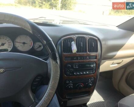 Додж Рам Ван 2003 в Старом Самборе на Automoto.ua Серый Додж Рам Ван, объемом двигателя 2.5 л и пробегом 409 тыс. км за 3500 $, фото 13 на Automoto.ua