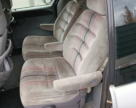 Серый Додж Рам Ван, объемом двигателя 2.5 л и пробегом 271 тыс. км за 5200 $, фото 8 на Automoto.ua