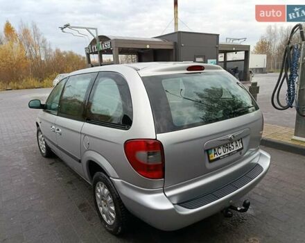 Серый Додж Рам Ван, объемом двигателя 2.5 л и пробегом 271 тыс. км за 5200 $, фото 4 на Automoto.ua