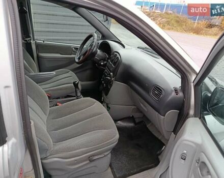 Серый Додж Рам Ван, объемом двигателя 2.5 л и пробегом 271 тыс. км за 5200 $, фото 5 на Automoto.ua