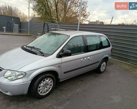 Серый Додж Рам Ван, объемом двигателя 2.5 л и пробегом 271 тыс. км за 5200 $, фото 3 на Automoto.ua