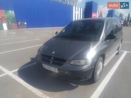 Додж Ram Van 2000 у Каменце-Подольском на Automoto.ua Сірий Додж Ram Van, об'ємом двигуна 2.5 л та пробігом 397 тис. км за 3200 $, фото 1 на Automoto.ua