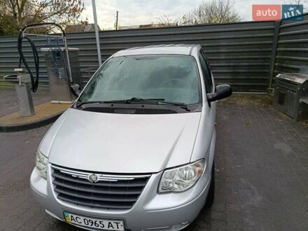 Серый Додж Рам Ван, объемом двигателя 2.5 л и пробегом 271 тыс. км за 5200 $, фото 1 на Automoto.ua