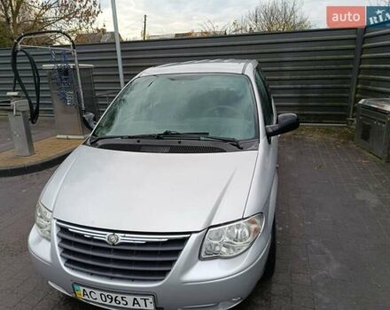 Серый Додж Рам Ван, объемом двигателя 2.5 л и пробегом 271 тыс. км за 5200 $, фото 1 на Automoto.ua