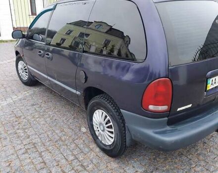 Синий Додж Рам Ван, объемом двигателя 2.4 л и пробегом 377 тыс. км за 2500 $, фото 5 на Automoto.ua