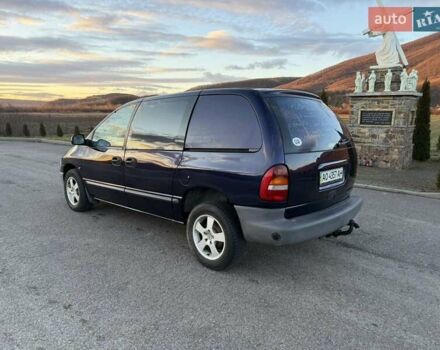 Синий Додж Рам Ван, объемом двигателя 2.4 л и пробегом 520 тыс. км за 3000 $, фото 1 на Automoto.ua