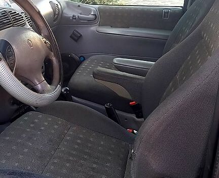 Синий Додж Рам Ван, объемом двигателя 2.5 л и пробегом 330 тыс. км за 2300 $, фото 1 на Automoto.ua