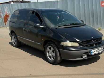 Синий Додж Рам Ван, объемом двигателя 2.5 л и пробегом 300 тыс. км за 2500 $, фото 1 на Automoto.ua