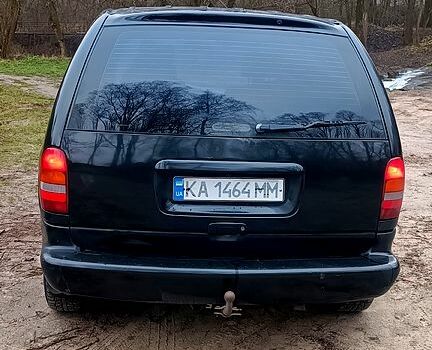 Зеленый Додж Рам Ван, объемом двигателя 2.5 л и пробегом 0 тыс. км за 3000 $, фото 3 на Automoto.ua