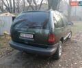 Зеленый Додж Рам Ван, объемом двигателя 2.5 л и пробегом 440 тыс. км за 3200 $, фото 1 на Automoto.ua
