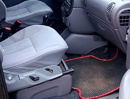 Зеленый Додж Рам Ван, объемом двигателя 2.5 л и пробегом 0 тыс. км за 3000 $, фото 1 на Automoto.ua