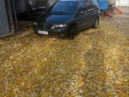 Зеленый Додж Рам Ван, объемом двигателя 2.5 л и пробегом 360 тыс. км за 3900 $, фото 1 на Automoto.ua