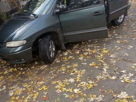 Зеленый Додж Рам Ван, объемом двигателя 2.5 л и пробегом 360 тыс. км за 4500 $, фото 1 на Automoto.ua